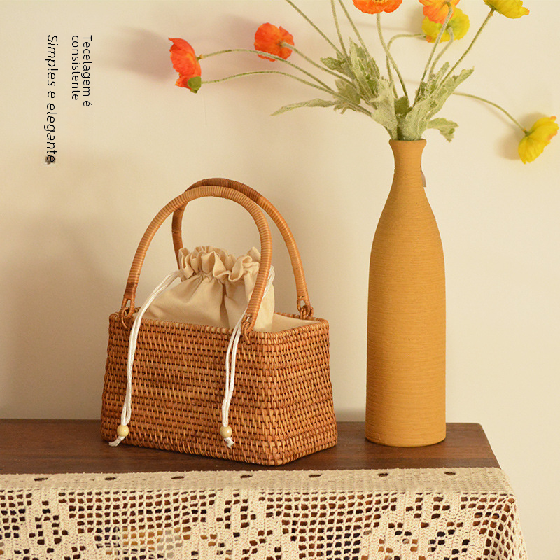 Handwoven Picnic Basket with Rustic Farmhouse Style